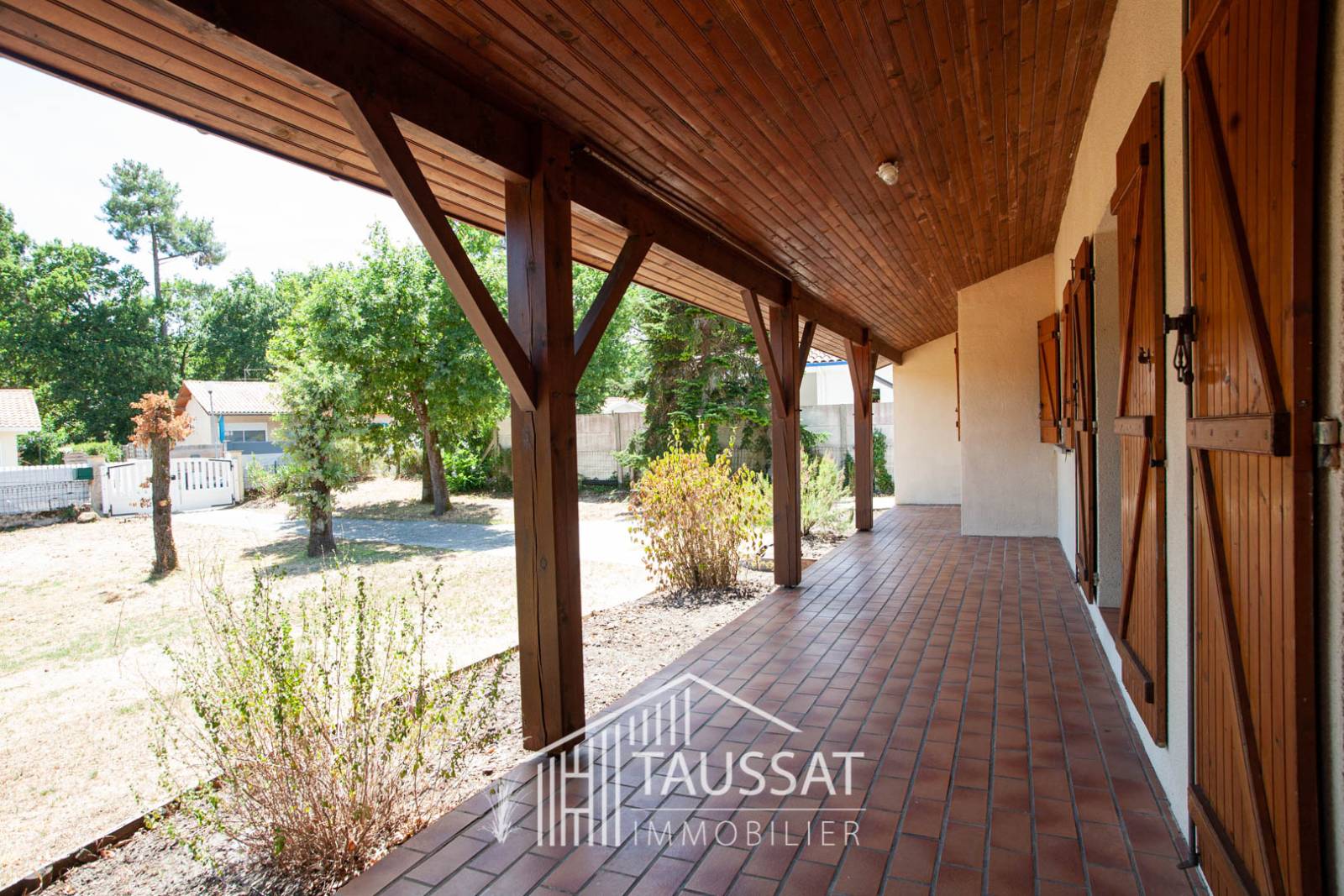 MAISON T4 AVEC GRAND JARDIN PISCINABLE- CASSY