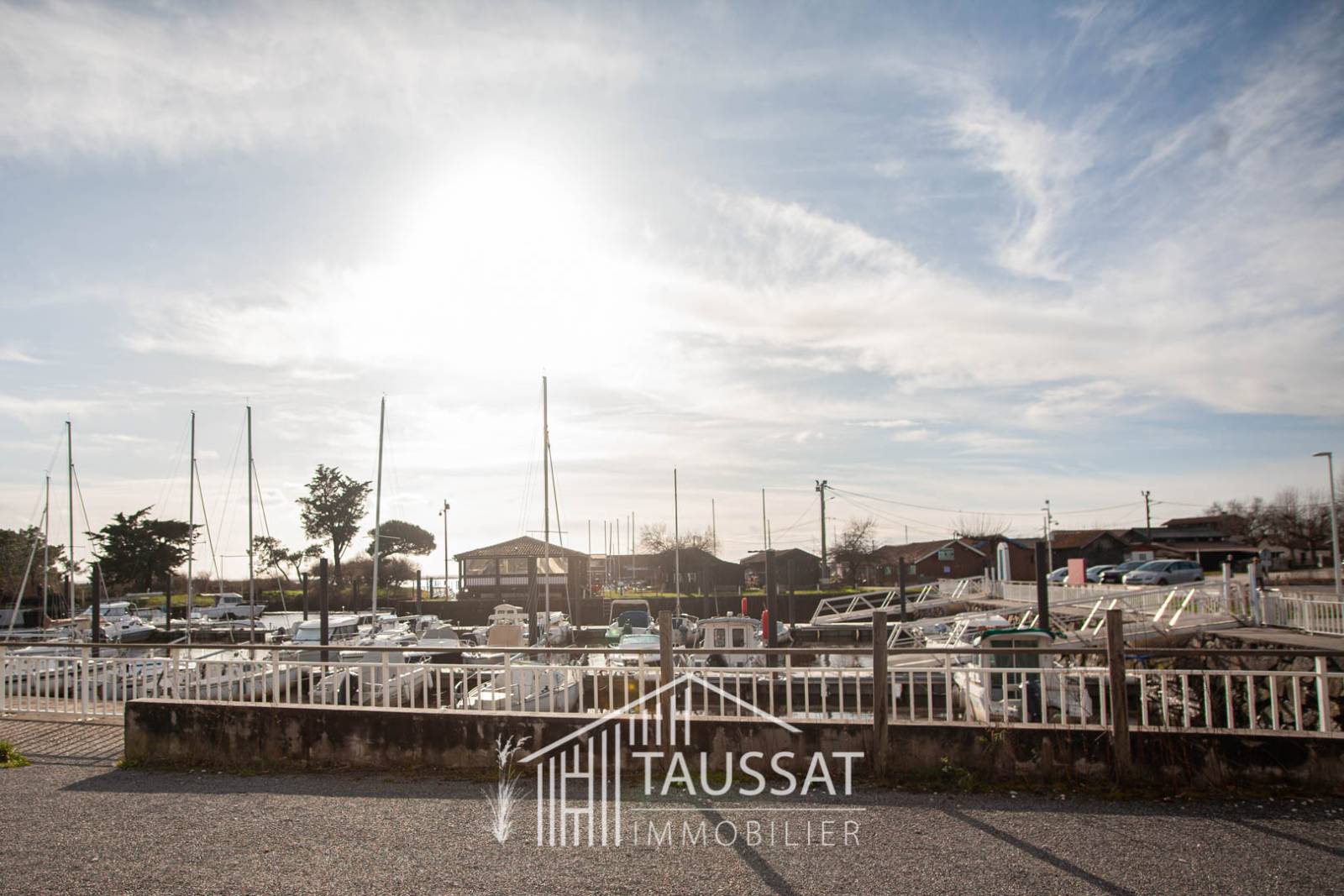 STUDIO PROCHE PLAGE ET COMMERCES- PORT DE  CASSY