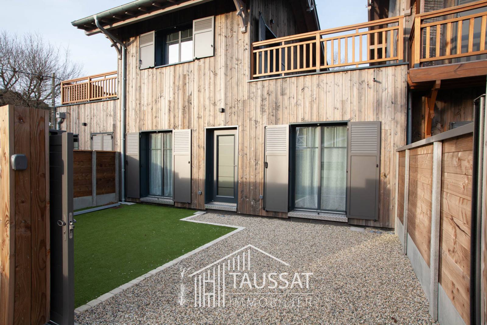 APPARTEMENT MEUBLE T2 EN DUPLEX-CASSY CENTRE