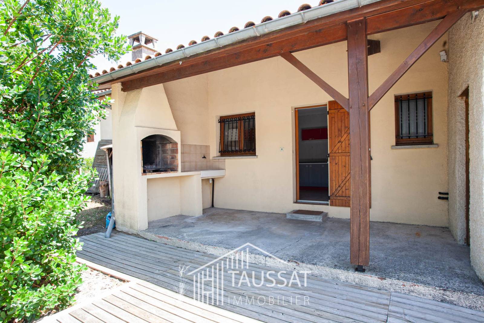 MAISON T4 AVEC GRAND JARDIN PISCINABLE- CASSY