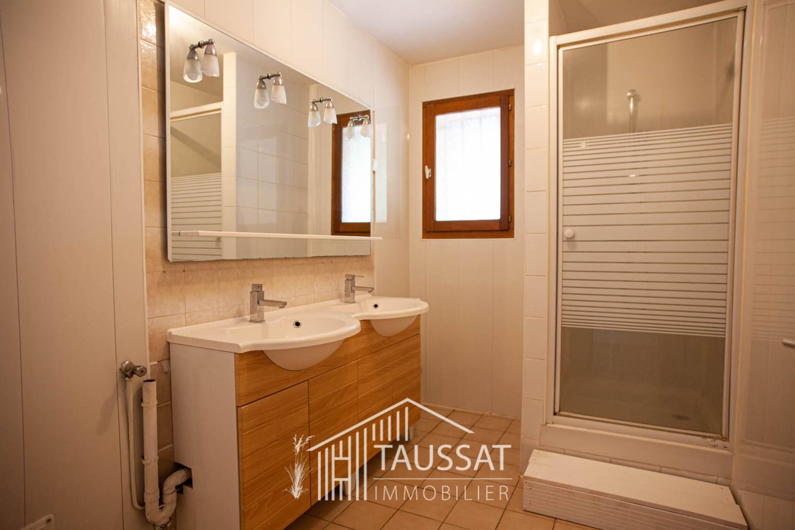 MAISON T4 AVEC GRAND JARDIN PISCINABLE- CASSY