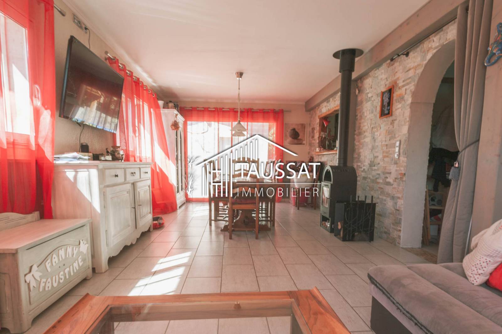 Maison typique du bassin dans le centre de Cassy