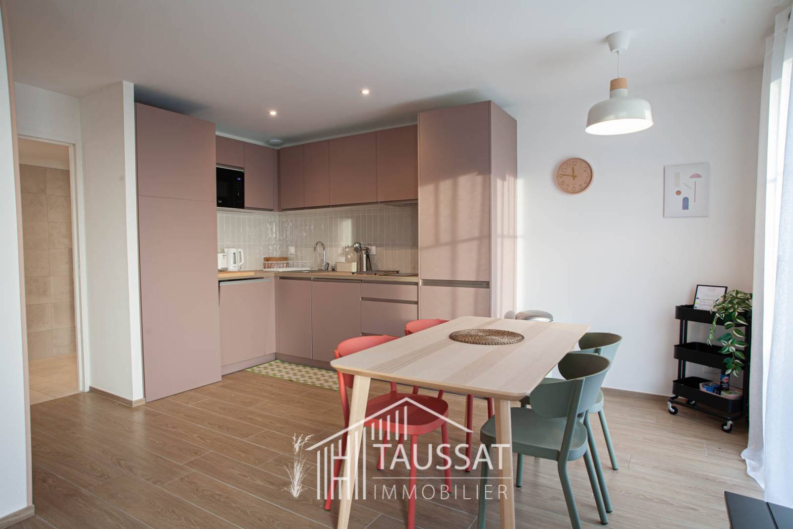 APPARTEMENT MEUBLE T2 EN DUPLEX-CASSY CENTRE