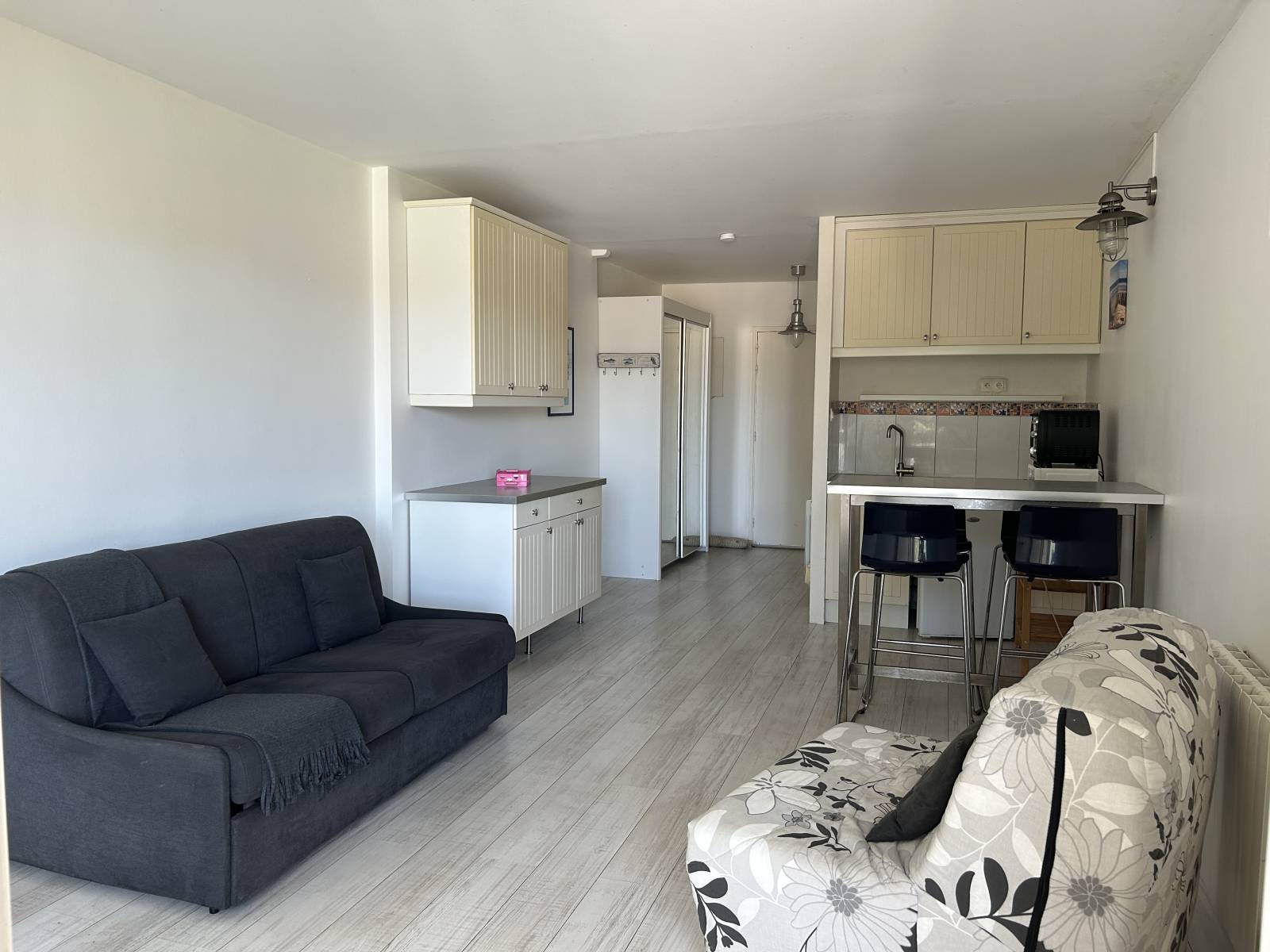 STUDIO PROCHE PLAGE ET COMMERCES- PORT DE  CASSY