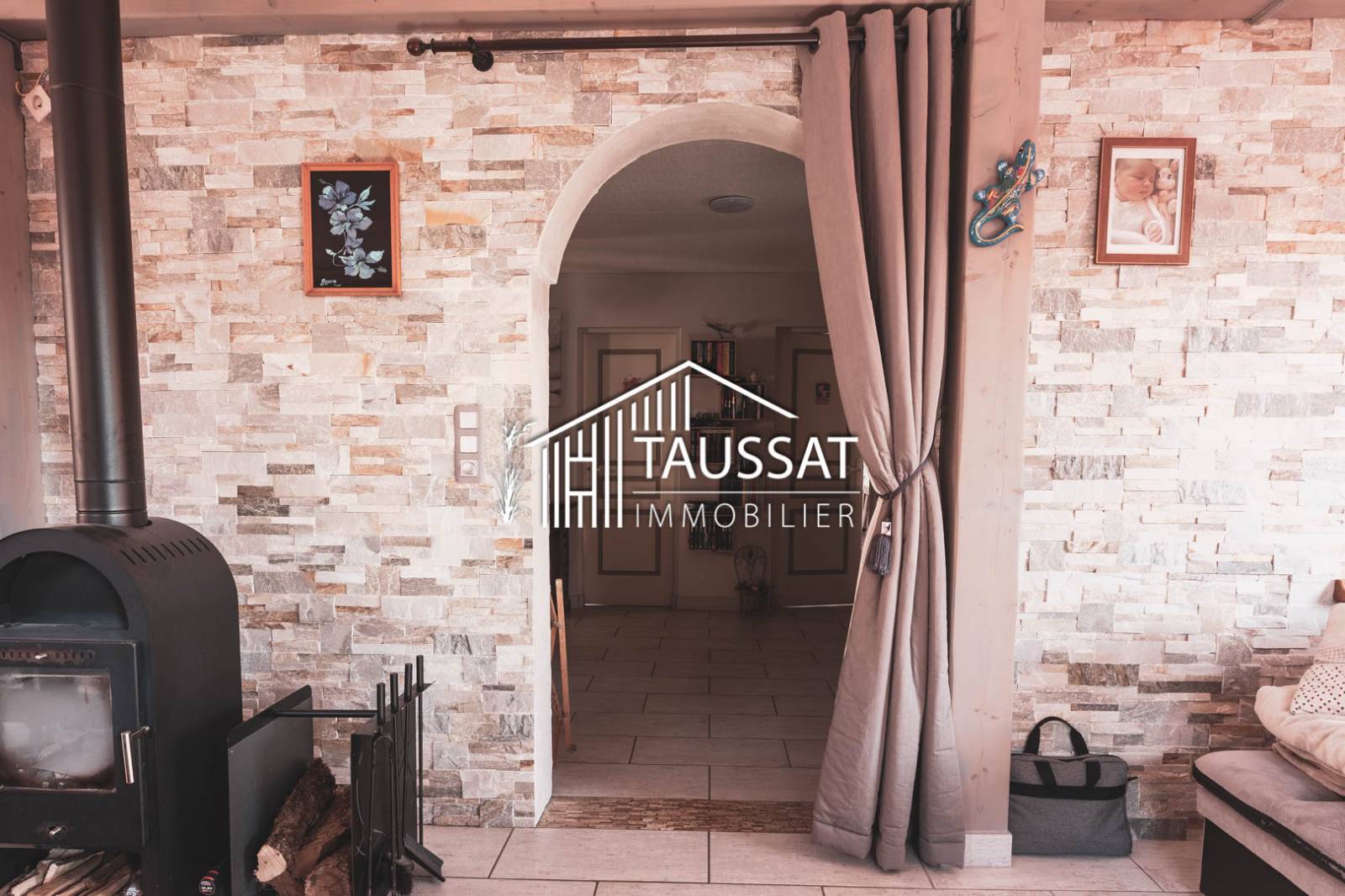 Maison typique du bassin dans le centre de Cassy