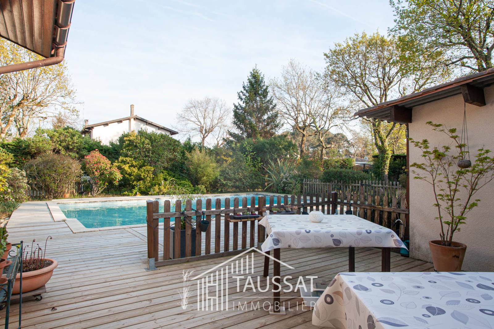 MAISON 183 m2 sur 1772 m2 AVEC PISCINE ET GARAGE - CASSY