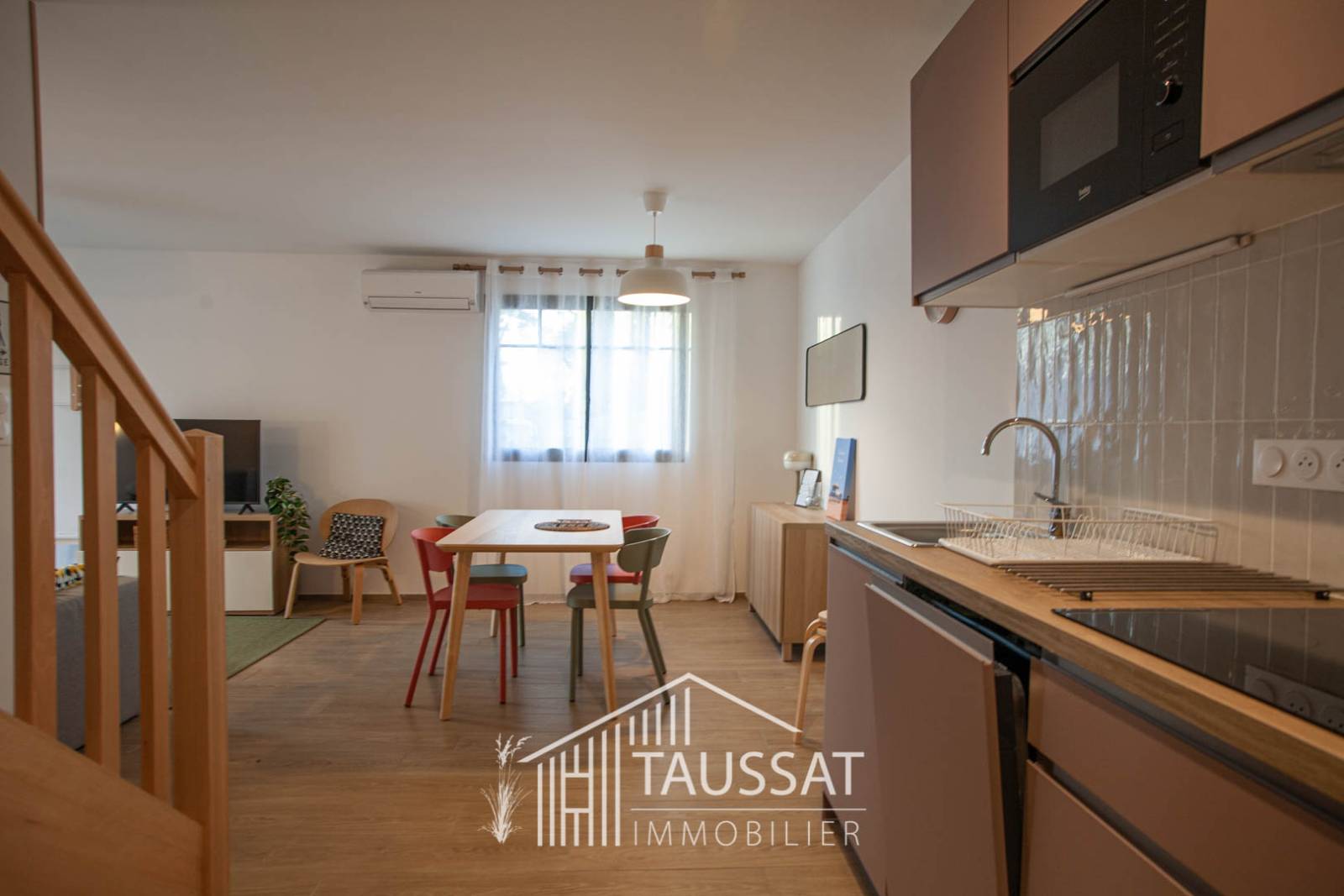 APPARTEMENT MEUBLE T2 EN DUPLEX-CASSY CENTRE