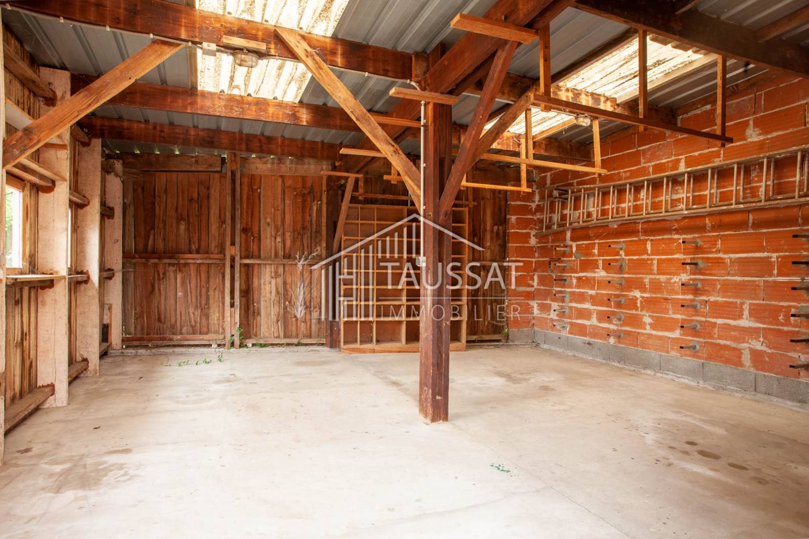 MAISON  TAUSSAT - 3 CH AVEC GARAGE - VENDUE LANTON TAUSSAT 