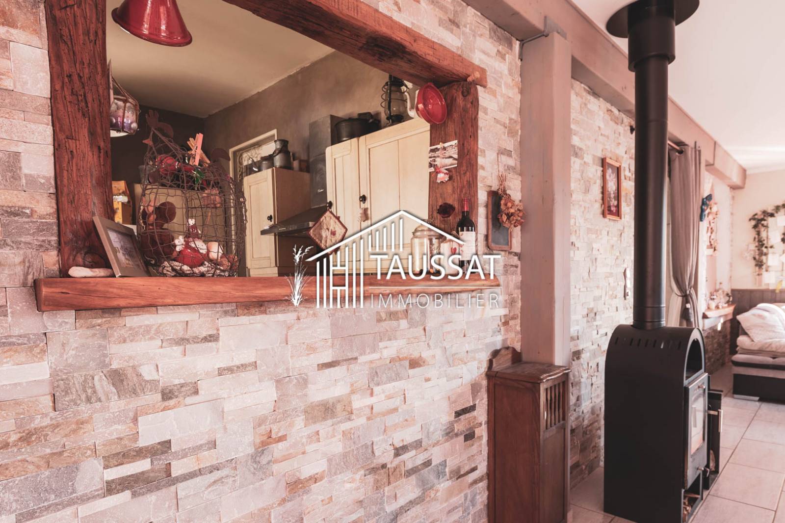 Maison typique du bassin dans le centre de Cassy