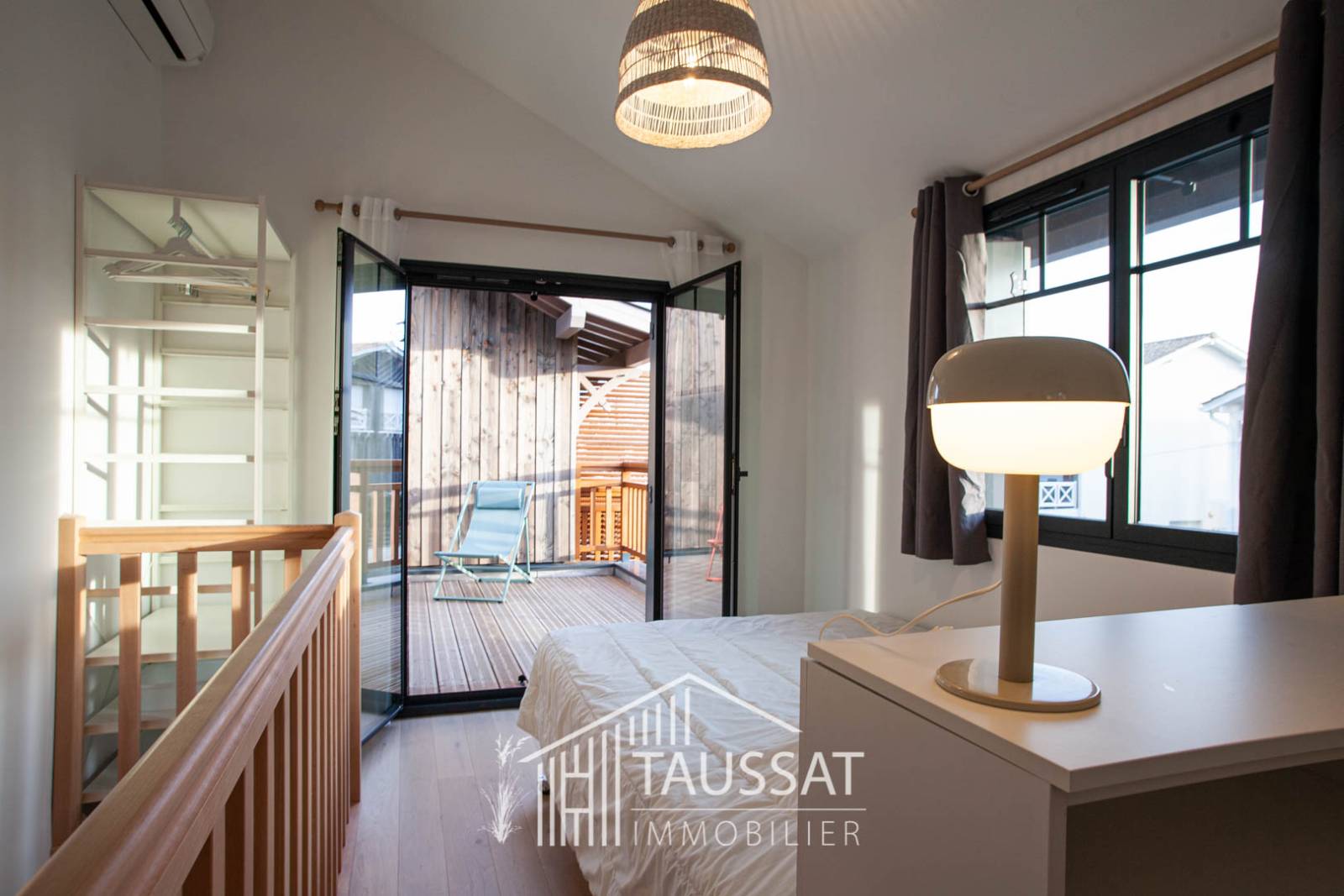 APPARTEMENT MEUBLE T2 EN DUPLEX-CASSY CENTRE