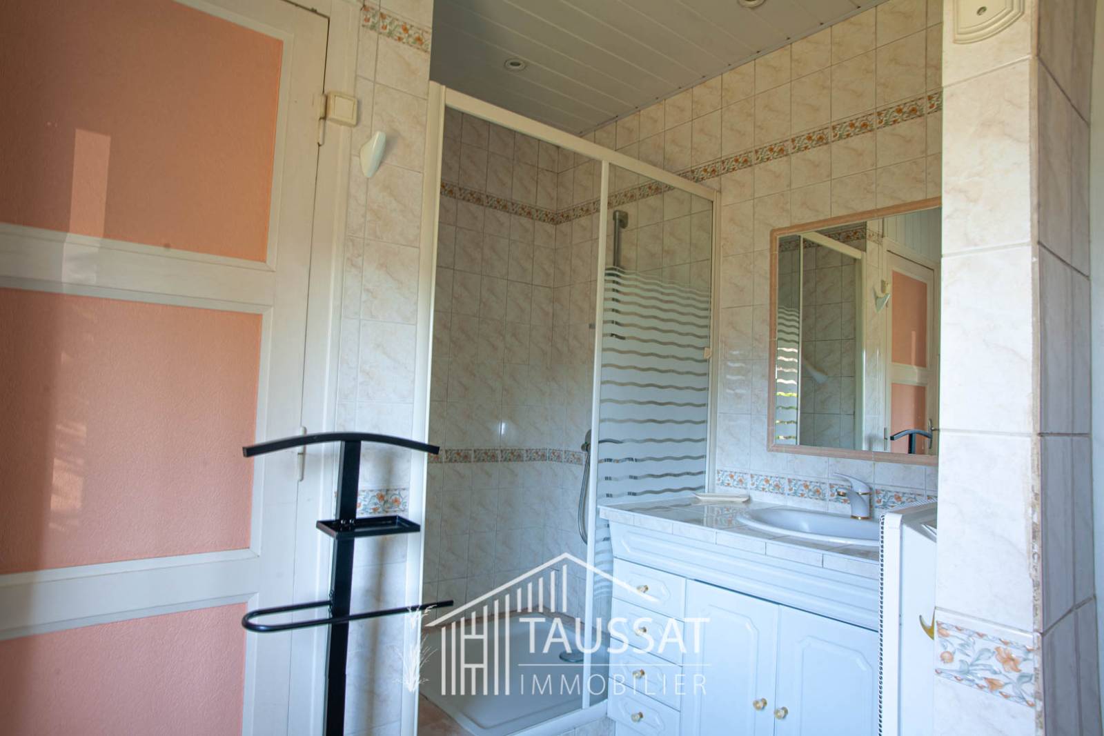 MAISON 3 CHAMBRES ANNEXE ET GARAGE - CASSY