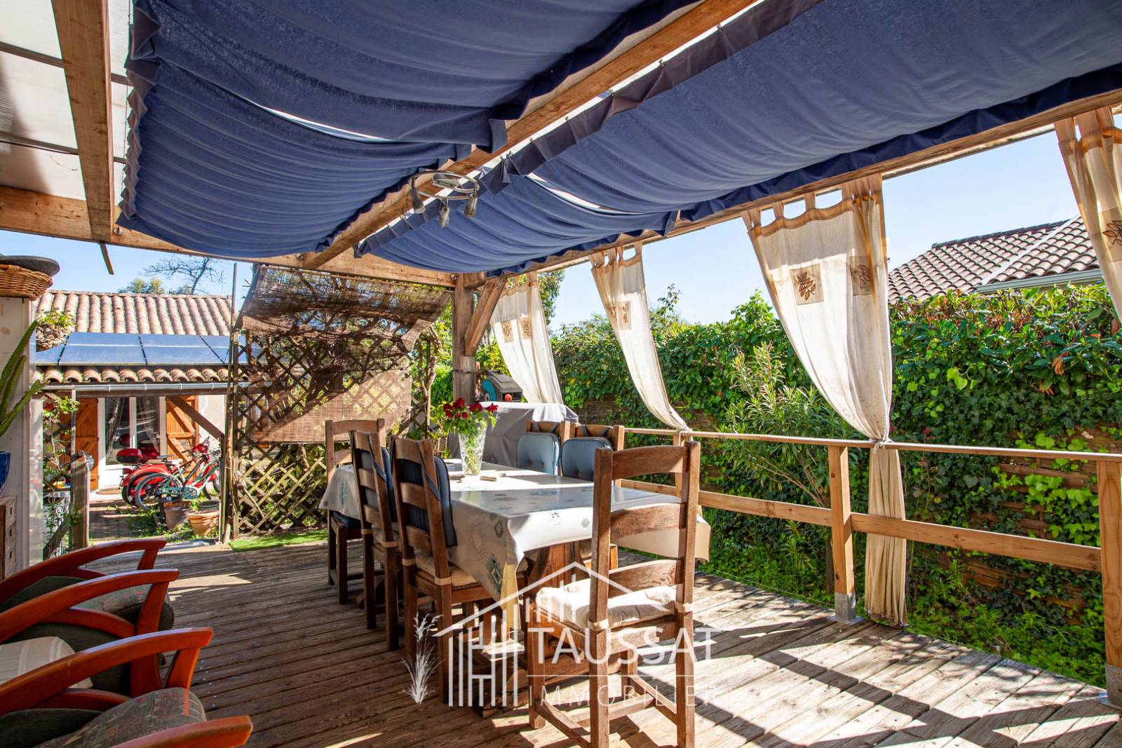 Acheter un lot de deux maisons avec légers travaux à prévoir à Cassy