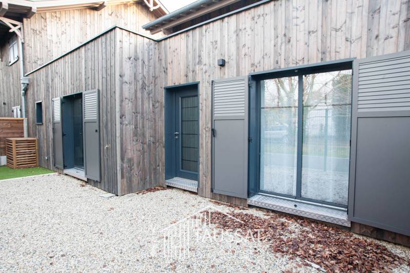 A LOUER T2 BIS MEUBLE AVEC JARDINET - CASSY CENTRE