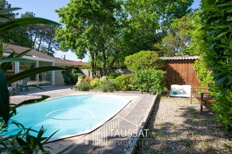 MAISON 3 CHAMBRES AVEC PISCINE - CASSY