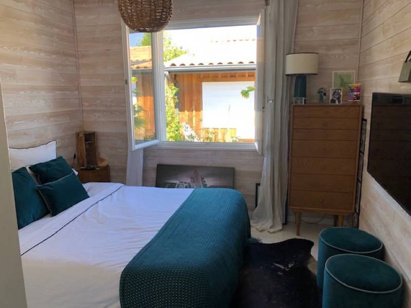 Dépendance de 40 m² avec cuisine ouverte et chambre spacieuse pour accueillir famille ou locataires à Taussat les Bains