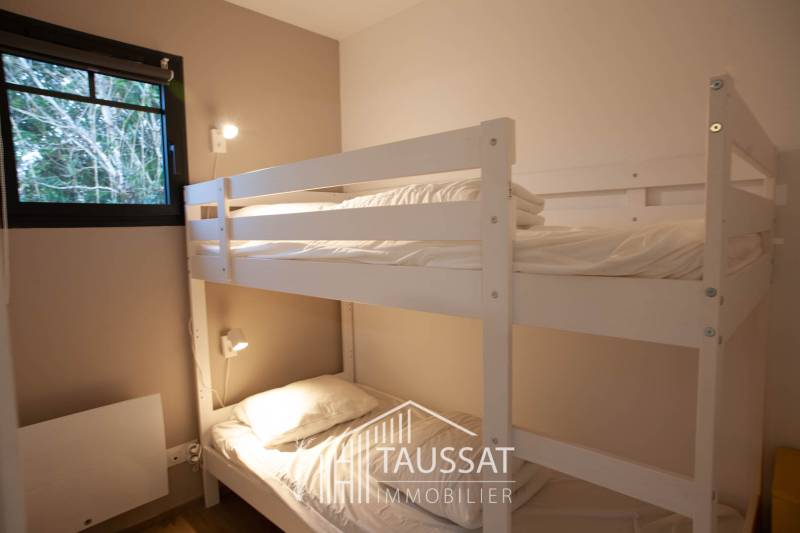 A LOUER T2 BIS MEUBLE AVEC JARDINET - CASSY CENTRE